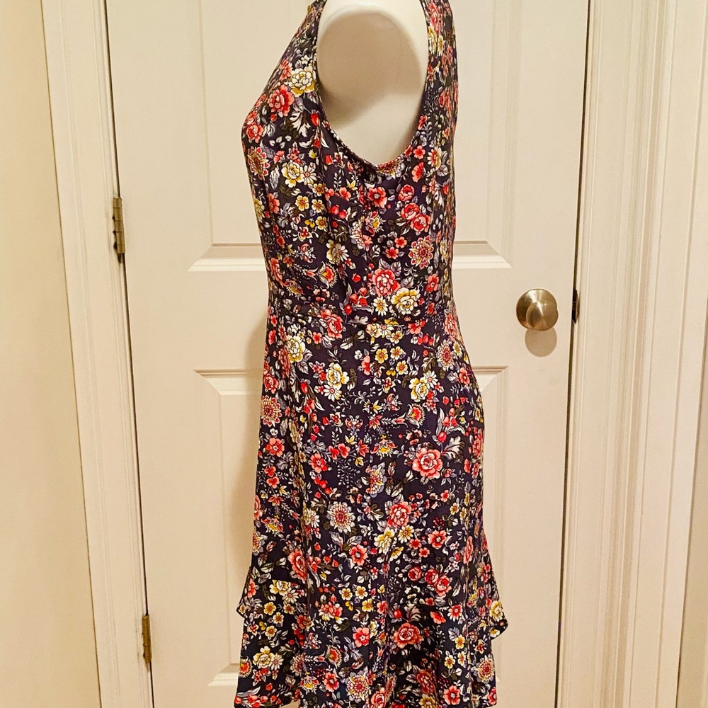 NEW w/Tags LOFT Sleeveless Dress Size 8 Super Cute dress for any occasion👗😍